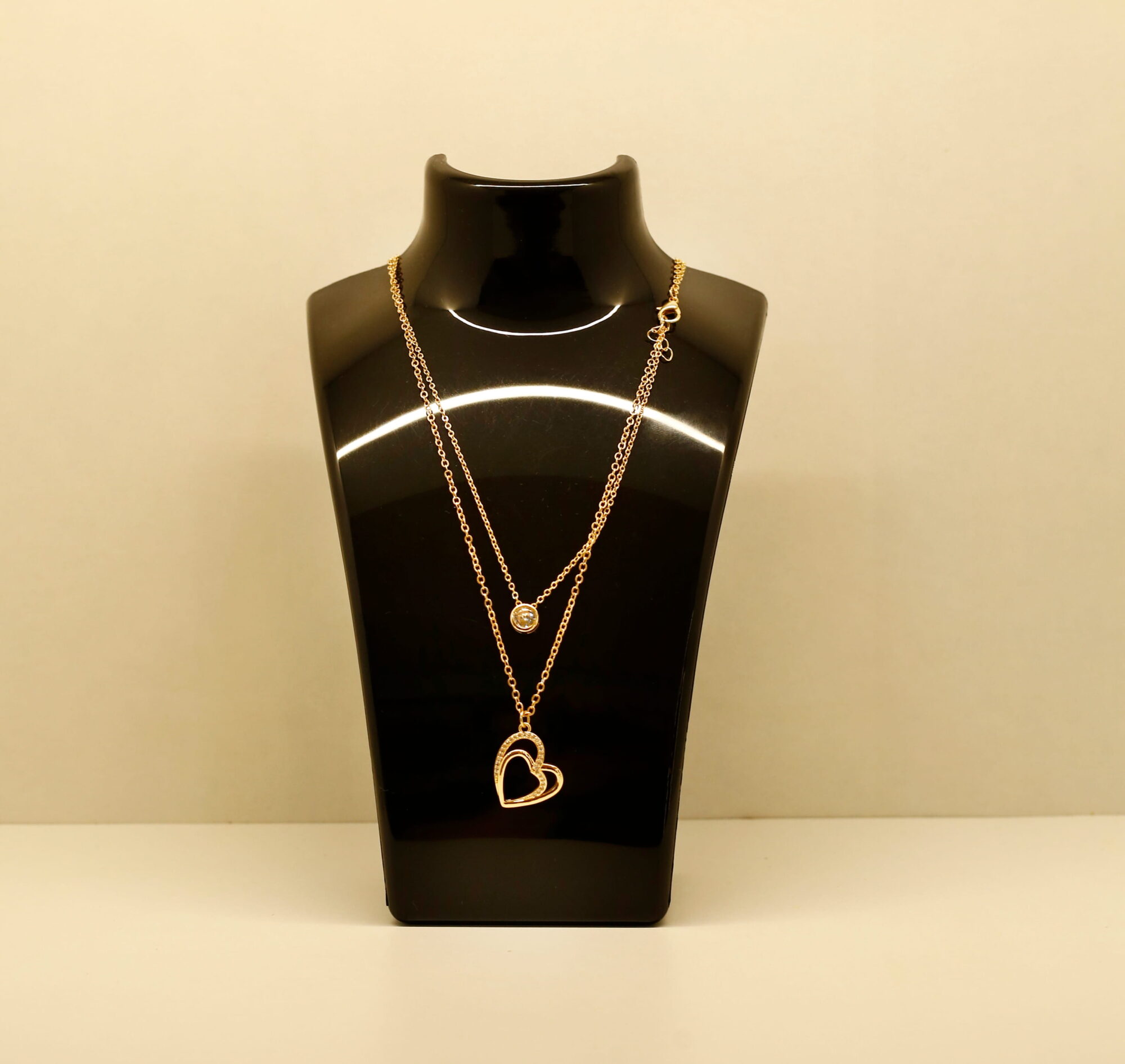 bust-showcase-jewelry-display-necklace-pendant-jewelry-lifestyle-fashion-accessories-mockup (3) (1)